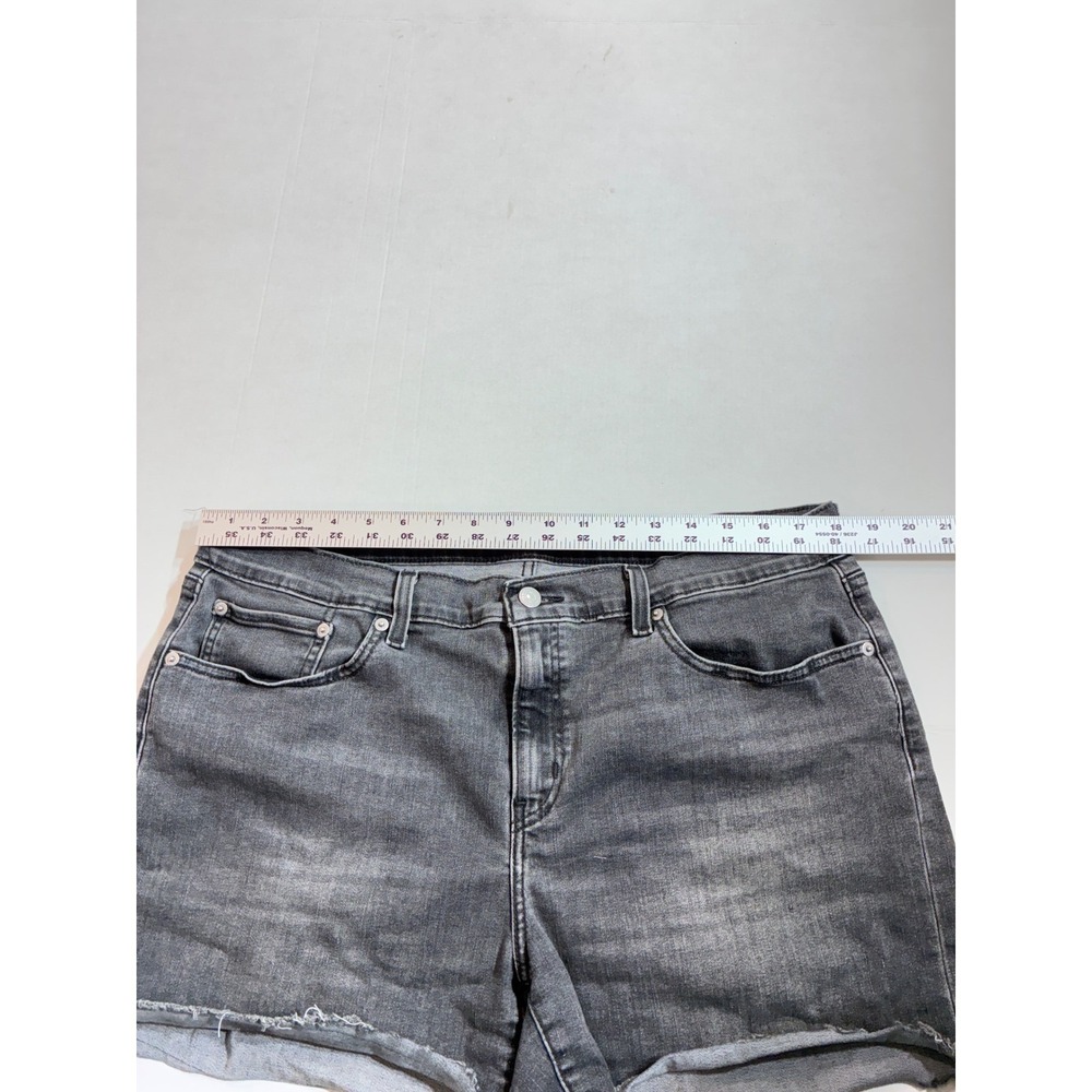 Levi's Mid Length Shorts Womens 34 Gray Denim Raw Hem Cutoff 29965-0149 - Picture 4 of 8